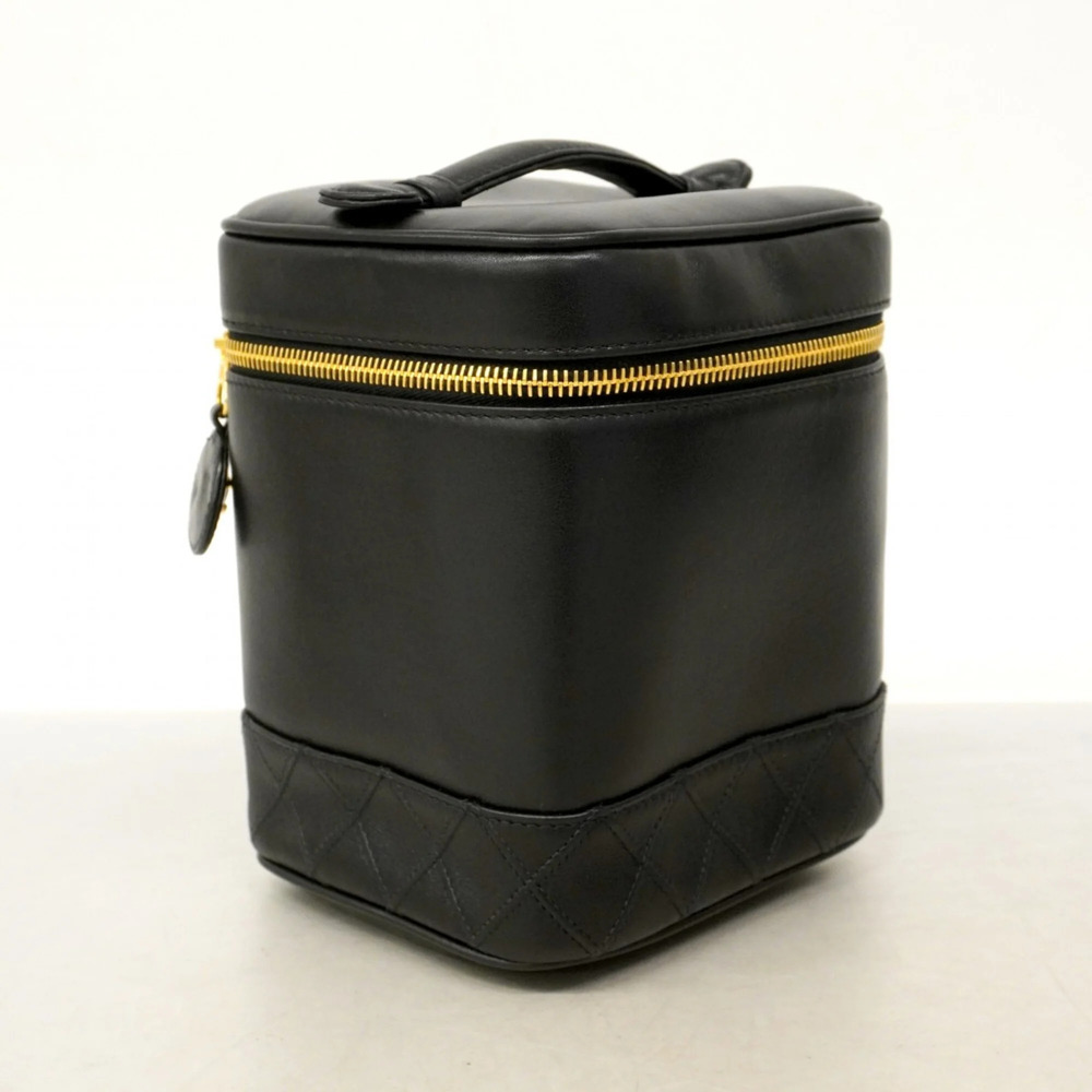 CHANEL Black Lambskin Leather Vanity Bag - Picture 2 of 11